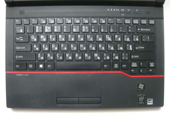 Ноутбук Fujitsu Lifebook E544 / 14&quot; (1366x768) TN / Intel Core i3-4000M (2 (4) ядра по 2.4 GHz) / 8 GB DDR3 / 128 GB SSD + 500 GB HDD / Intel HD Graphics 4600 / WebCam - 3