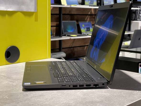 Ультрабук Dell Latitude 5500 / 15.6&quot; (1920x1080) IPS / Intel Core i5-8250U (4 (8) ядра по 1.6 - 3.4 GHz) / 8 GB DDR4 / 480 GB SSD / Intel UHD Graphics 620 / WebCam - 4