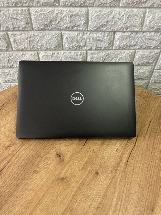 Мобильная рабочая станция Dell Precision 3540 / 15.6&quot; (1920x1080) IPS / Intel Core i5-8265U (4 (8) ядра по 1.6 - 3.9 GHz) / 16 GB DDR4 / 512 GB SSD / AMD Radeon Pro WX 2100, 2 GB GDDR5, 64-bit / WebCam - 3