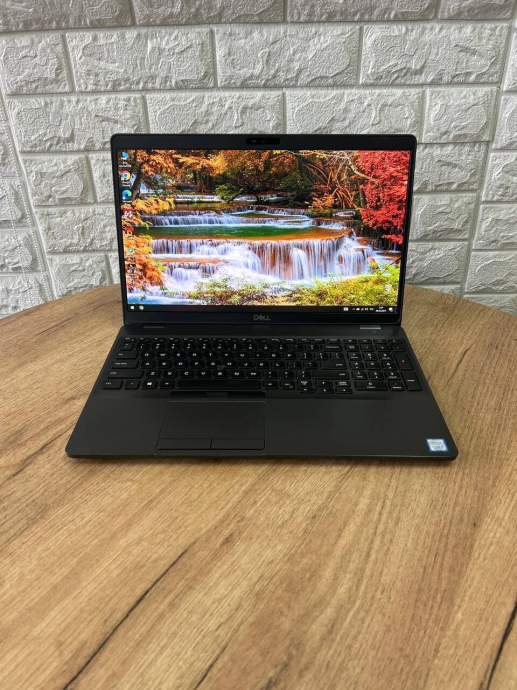 Мобильная рабочая станция Dell Precision 3540 / 15.6&quot; (1920x1080) IPS / Intel Core i5-8265U (4 (8) ядра по 1.6 - 3.9 GHz) / 16 GB DDR4 / 512 GB SSD / AMD Radeon Pro WX 2100, 2 GB GDDR5, 64-bit / WebCam - 2