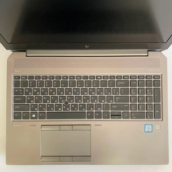 Ноутбук рабочая станция Б-класс HP zBook 15 G6 / 15.6&quot; (1920x1080) IPS / Intel Core i9-9880H (8 (16) ядер по 2.3 - 4.8 GHz) / 32 GB DDR4 / 1000 GB SSD / nVidia Quadro T2000, 4 GB GDDR5, 128-bit / WebCam / Fingerprint + Беспроводная мышка - 3
