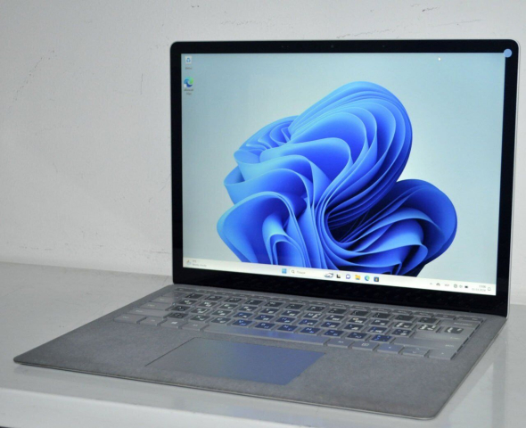 Ультрабук Microsoft Surface Laptop 1769 / 13.5&quot; (2256x1504) IPS Touch / Intel Core i5-7300U (2 (4) ядра по 2.6 - 3.5 GHz) / 8 GB DDR3 / 128 GB SSD / Intel UHD Graphics 620 / WebCam / Windows 11 Pro - 2