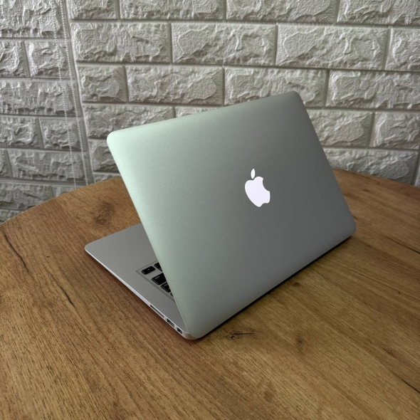 Ультрабук Apple MacBook Air 13 A1466 2017 / 13.3&quot; (1440x900) IPS / Intel Core i5-5350U (2 (4) ядра по 1.8 - 2.9 GHz) / 8 GB DDR4 / 256 GB SSD / Intel HD Graphics 6000 / WebCam / macOS - 6