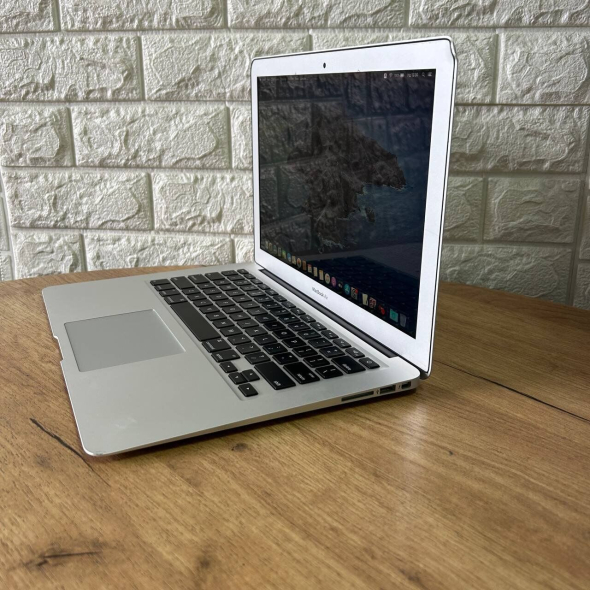 Ультрабук Б-класс Apple MacBook Air 13 A1466 2017 / 13.3&quot; (1440x900) IPS / Intel Core i5-5350U (2 (4) ядра по 1.8 - 2.9 GHz) / 8 GB DDR4 / 120 GB SSD / Intel HD Graphics 6000 / WebCam / macOS - 5