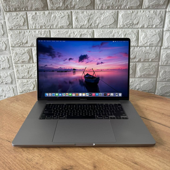 Ультрабук Apple MacBook Pro 16 2019 A2141 / 16&quot; (3072x1920) IPS / Intel Core i9-9980HK (8 (16) ядер по 2.4 - 5.0 GHz) / 16 GB DDR4 / 1000 GB SSD / AMD Radeon Pro 5300M, 4 GB GDDR6, 128-bit / WebCam / MacOS - 2