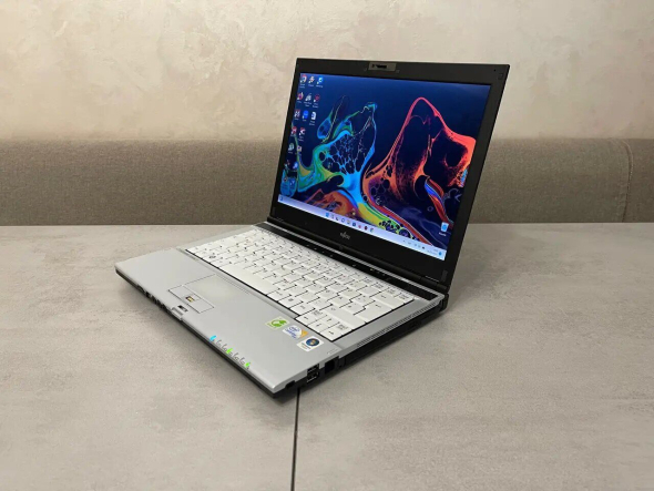 Ноутбук Fujitsu Siemens LifeBook S6420 / 13.3&quot; (1280x800) TN / Intel Core 2 Duo P8600 (2 ядра по 2.4 GHz) / 8 GB DDR3 / 128 GB SSD / Intel GMA 4500MHD / WebCam / DVD-ROM - 3