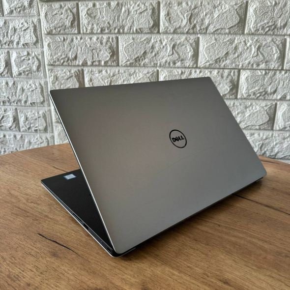 Мобильная рабочая станция Б-класс Dell Precision 5520 / 15.6&quot; (1920x1080) IPS / Intel Core i7-7820HQ (4 (8) ядра по 2.9 - 3.9 GHz) / 16 GB DDR4 / 250 GB SSD / nVidia Quadro M1200, 4 GB GDDR5, 128-bit / WebCam - 6