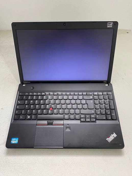 Ноутбук Б-класс Lenovo ThinkPad Edge E530 / 15.6&quot; (1366x768) TN / Intel Core i7-3632QM (4 (8) ядра по 2.2 - 3.2 GHz) / 16 GB DDR3 / 250 GB SSD / Intel HD Graphics 4000 / WebCam / DVD-ROM / VGA - 2