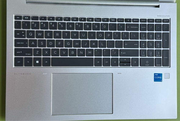 Ультрабук HP EliteBook 860 G10 / 16&quot; (1920x1200) IPS / Intel Core i5-1345U (10 (12) ядер по 3.5 - 4.7 GHz) / 16 GB DDR5 / 512 GB SSD / Intel Iris Xe Graphics / WebCam / Fingerprint - 3