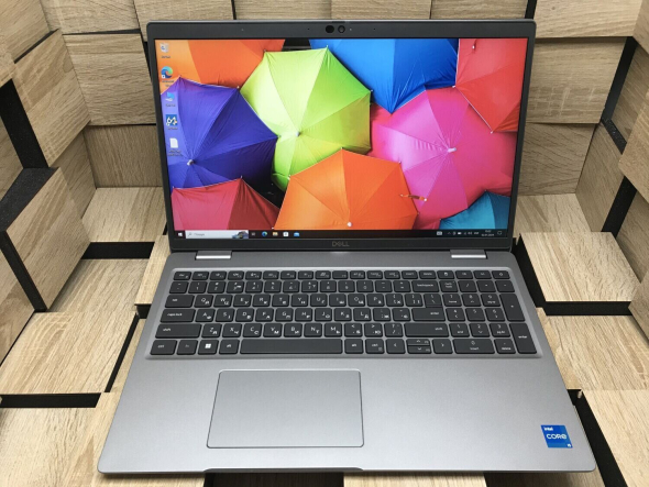 Ноутбук Б-класс Dell Latitude 5530 / 15.6&quot; (1920x1080) IPS Touch / Intel Core i5-1235U (10 (12) ядер по 1.3 - 4.4 GHz) / 16 GB DDR4 / 256 GB SSD M.2 / Intel Iris Xe Graphics / WebCam / USB 3.2 / HDMI / Windows 10 лицензия - 2