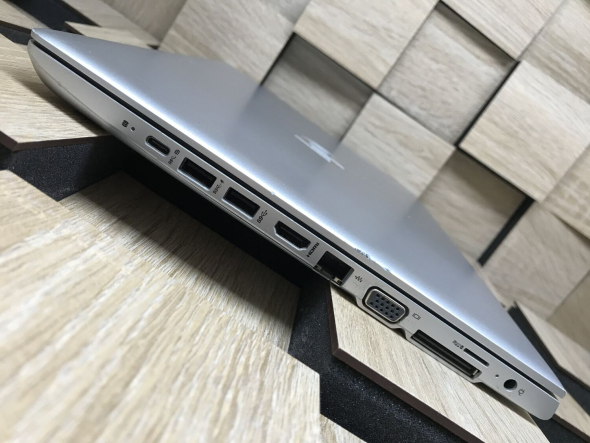 Ноутбук Б-клас HP Probook 640 G4 / 14&quot; (1366x768) TN / Intel Core i5 - 8350U (4 (8) ядра по 1.7-3.6 GHz) / 8 GB DDR4 / 256 GB SSD M. 2 / Intel UHD Graphics 620 / WebCam / Fingerprint / USB 3.1 / HDMI - 6