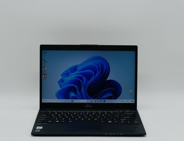 Ноутбук-трансформер Fujitsu LifeBook U939 / 13.3&quot; (1920x1080) IPS Touch / Intel Core i5-8265U (4 (8) ядра по 1.6 - 3.9 GHz) / 8 GB DDR4 / 120 GB SSD / Intel UHD Graphics / WebCam - 2