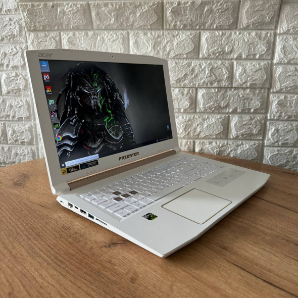Игровой ноутбук Acer Predator Helios 300 PH315-51 White / 15.6&quot; (1920x1080) IPS / Intel Core i7-7700HQ (4 (8) ядра по 2.8 - 3.8 GHz) / 16 GB DDR4 / 480 GB SSD / nVidia GeForce GTX 1060, 6 GB GDDR5, 192-bit / WebCam - 4