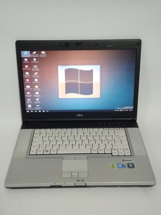 Ноутбук Fujitsu LifeBook E780 / 15.6&quot; (1366x768) TN / Intel Core i3-330M (2 (4) ядра по 2.13 GHz) / 4 GB DDR3 / 320 GB HDD / Intel HD Graphics / WebCam / DVD-ROM - 2