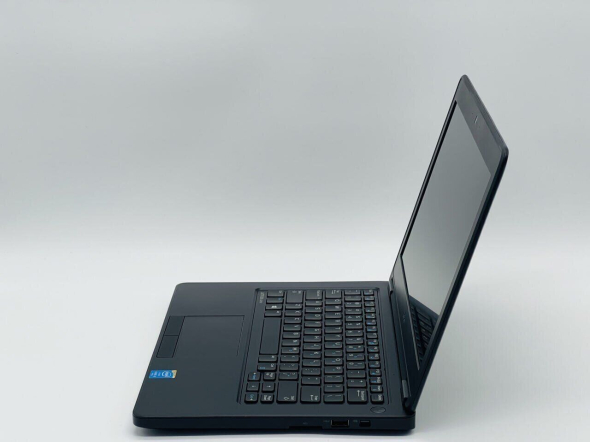 Нетбук Dell Latitude E5250/ 12.5 &quot; (1366x768) TN / Intel Core i5-5300U (2 (4) ядра по 2.3 - 2.9 GHz) / 8 GB DDR3 / 250 GB SSD / Intel HD Graphics 5500 / WebCam - 4