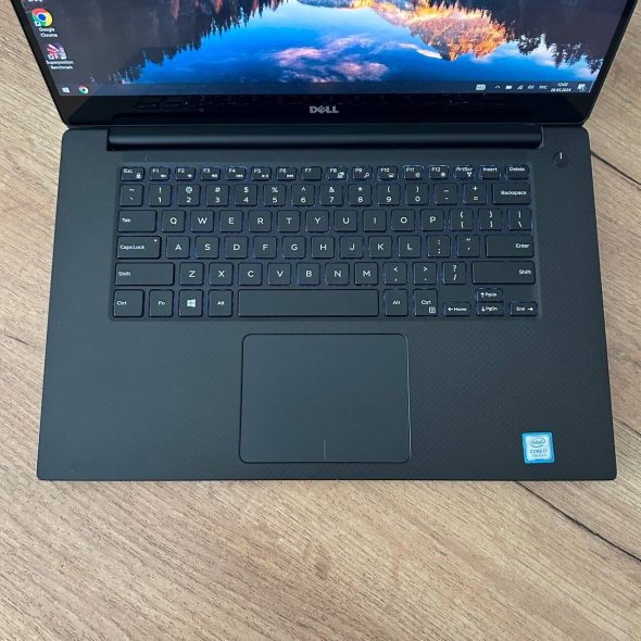 Ігровий ноутбук Dell XPS 15 9560 / 15.6 &quot; (1920x1080) IPS Touch / Intel Core i7-7700HQ (4 (8) ядра по 2.8 - 3.8 GHz) / 16 GB DDR4 / 512 GB SSD / nVidia GeForce GTX 1050, 4 GB GDDR5, 128-bit / WebCam - 7