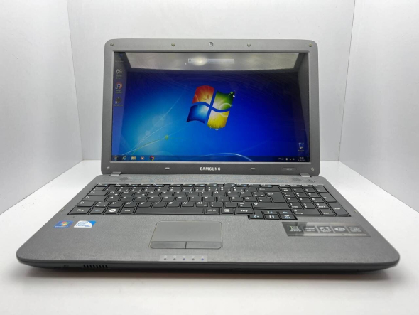 Ноутбук Samsung R530 / 15.6&quot; (1366x768) TN / Intel Pentium T4500 (2 ядра по 2.3 GHz) / 4 GB DDR3 / 250 GB HDD / Intel HD Graphics / WebCam - 2