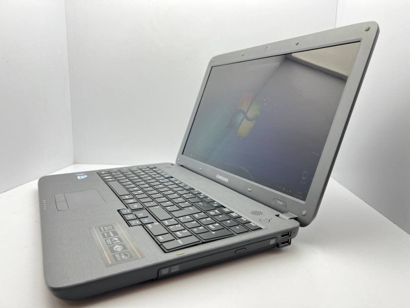 Ноутбук Samsung R530 / 15.6&quot; (1366x768) TN / Intel Pentium T4500 (2 ядра по 2.3 GHz) / 4 GB DDR3 / 250 GB HDD / Intel HD Graphics / WebCam - 4