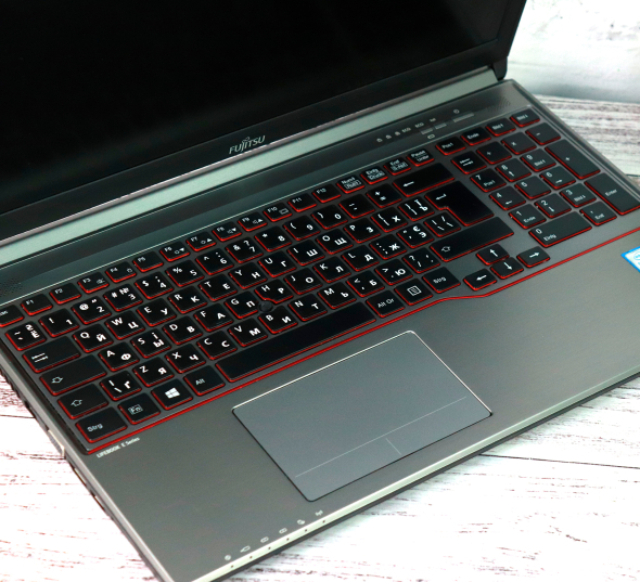 Ноутбук 15.6&quot; Fujitsu LifeBook E756 Intel Core i7-6500U 8Gb RAM 256Gb SSD - 8