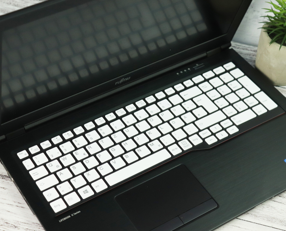Ноутбук 15.6" Fujitsu LifeBook U757 Intel Core i5-6200U 8Gb RAM 240Gb SSD M.2 FullHD IPS - 9