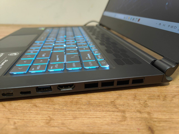 Игровой ноутбук MSI Stealth 15M A11UEKV / 15.6" (1920x1080) IPS / Intel Core i7-11375H (4 (8) ядра по 3.0 - 5.0 GHz) / 16 GB DDR4 / 512 GB SSD / nVidia GeForce RTX 3060, 6 GB GDDR6, 192-bit / WebCam / Windows 10 Home - 9