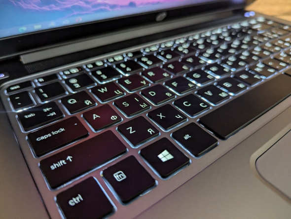 Ноутбук Б-класс HP EliteBook Folio 1040 G2 / 14" (1600x900) TN / Intel Core i5-5200U (2 (4) ядра по 2.2 - 2.7 GHz) / 4 GB DDR3 / 240 GB SSD / Intel HD Graphics 5500 / WebCam / Fingerprint / Windows 10 - 7