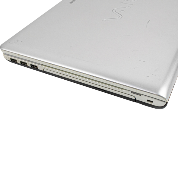 Ноутбук 15.6&quot; Sony PCG-71211M Intel Core i3-350M 4Gb RAM 320Gb HDD + AMD Radeon HD5000 - 8