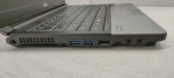 Ноутбук Б-класс Fujitsu LifeBook S762 / 13.3&quot; (1366x768) TN / Intel Core i5-3320M (2 (4) ядра по 2.6 - 3.3 GHz) / 4 GB DDR3 / 320 GB HDD / Intel HD Graphics 4000 / WebCam - 4