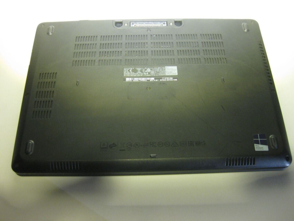 Ноутбук Б-клас Dell Latitude E5470 / 14&quot; (1366x768) TN / Intel Core i5 - 6200U (2 (4) ядра по 2.3-2.8 GHz) / 8 GB DDR4 / 256 GB SSD / Intel HD Graphics 520 / WebCam - 8