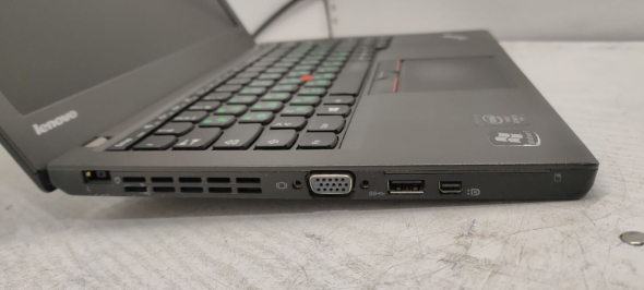 Нетбук Lenovo ThinkPad X250 / 12.5 &quot; (1366x768) TN / Intel Core i5-5300U (2 (4) ядра по 2.3 - 2.9 GHz) / 4 GB DDR3 / 120 GB SSD / Intel HD Graphics 5500 / АКБ NEW - 4