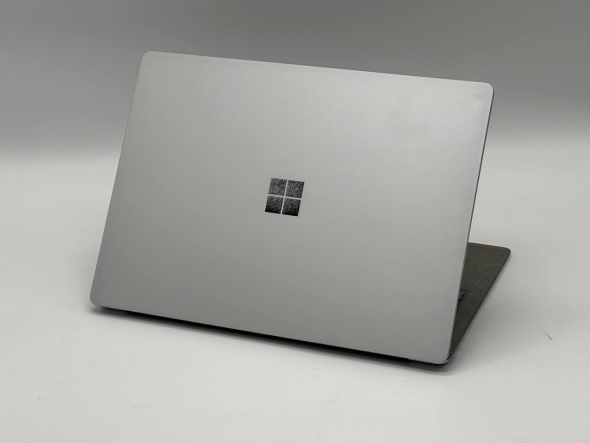 Ультрабук Б-класс Microsoft Surface Laptop 1769 / 13.5&quot; (2256x1504) IPS Touch / Intel Core i7-7660U (2 (4) ядра по 2.5 - 4.0 GHz) / 16 GB DDR3 / 480 GB SSD / Intel Iris Plus Graphics 640 / WebCam - 6