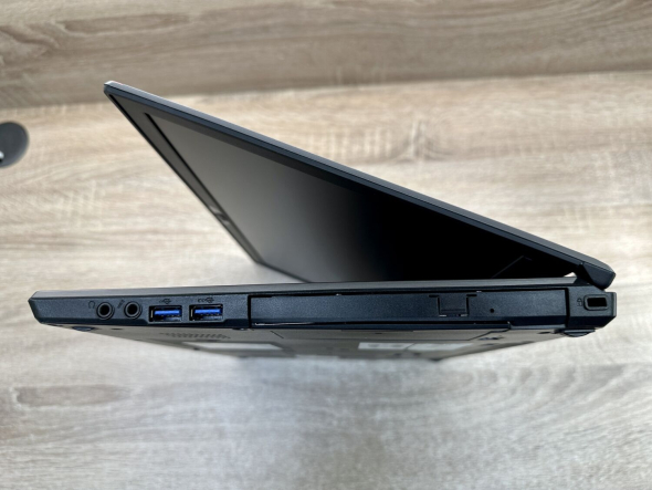 Ноутбук Fujitsu LifeBook E754 / 15.6&quot; (1366x768) TN / Intel Core i5-4300M (2 (4) ядра по 2.6 - 3.3 GHz) / 8 GB DDR3 / 240 GB SSD / Intel HD Graphics 4600 / HDMI / Win 10 Pro - 5