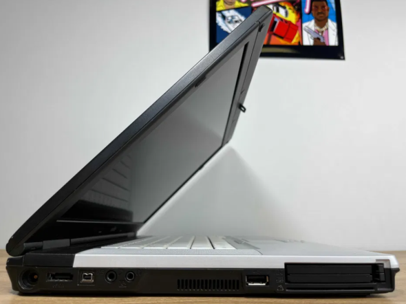 Ноутбук Fujitsu LifeBook E780 / 15.6&quot; (1366x768) TN / Intel Core i5-520M (2 (4) ядра по 2.4 - 2.93 GHz) / 8 GB DDR3 / 128 GB SSD / Intel HD Graphics / WebCam / DVD-ROM / Win 10 Pro - 4
