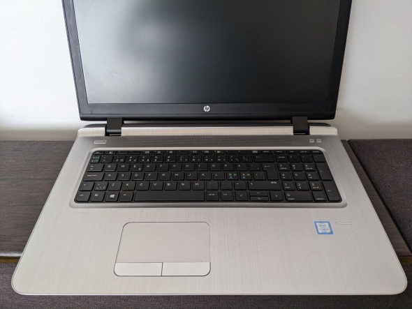 Ігровий ноутбук Б-клас HP ProBook 470 G3 / 17.3&quot; (1600x900) TN / Intel Core i3-6100U (2 (4) ядра по 2.3 GHz) / 8 GB DDR4 / 120 GB SSD / AMD Radeon R7 M340, 1 GB GDDR3, 64-bit / WebCam - 3