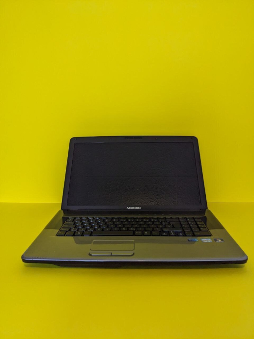 Ноутбук Medion Akoya E7220 / 17.3&quot; (1600x900) TN / Intel Core i3-2310M (2 (4) ядра по 2.1 GHz) / 8 GB DDR3 / 120 GB SSD + 250 GB HDD / Intel HD Graphics / WebCam / USB 3.0 - 2