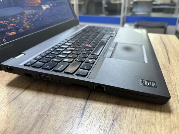 Ноутбук Lenovo ThinkPad T550 / 15.6&quot; (1920x1080) TN / Intel Core i5-5300U (2 (4) ядра по 2.3 - 2.9 GHz) / 8 GB DDR3 / 500 GB HDD / Intel HD Graphics 5500 / WebCam - 4