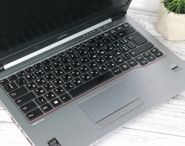 Ноутбук 14&quot; Fujitsu LifeBook U745 Intel Core i5-5200U 8Gb RAM 1Tb SSD HD+ - 9