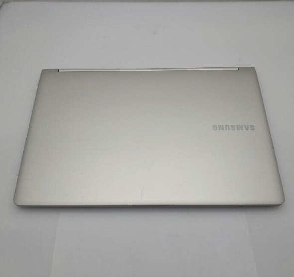 Ультрабук Samsung NP900X4D / 15&quot; (1600x900) TN / Intel Core i5-3317U (2 (4) ядра по 1.7 - 2.6 GHz) / 8 GB DDR3 / 128 GB SSD / Intel HD Graphics 4000 / WebCam / Win 10 Home - 6