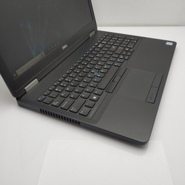 Ноутбук Б-класс Dell Latitude E5570 / 15.6&quot; (1366x768) TN / Intel Core i5-6200U (2 (4) ядра по 2.3 - 2.8 GHz) / 8 GB DDR4 / 250 GB SSD / Intel HD Graphics 520 / WebCam / Win 10 Pro - 4