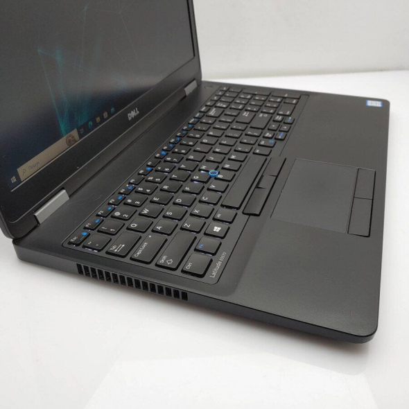 Ноутбук Б-класс Dell Latitude E5570 / 15.6&quot; (1366x768) TN / Intel Core i5-6200U (2 (4) ядра по 2.3 - 2.8 GHz) / 8 GB DDR4 / 128 GB SSD / Intel HD Graphics 520 / WebCam / Win 10 Pro - 4