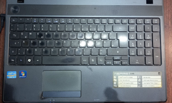 Ноутбук Б-класс Acer Aspire 5749 / 15.6&quot; (1366x768) TN / Intel Core i3-2350M (2 (4) ядра по 2.3 GHz) / 4 GB DDR3 / 500 GB HDD / Intel HD Graphics 3000 / WebCam - 4