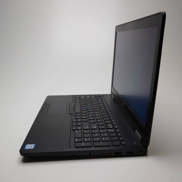 Ноутбук Б-класс Dell Latitude E5570 / 15.6&quot; (1366x768) TN / Intel Core i5-6300U (2 (4) ядра по 2.4 - 3.0 GHz) / 8 GB DDR4 / 480 GB SSD / Intel HD Graphics 520 / Win 10 Pro - 5