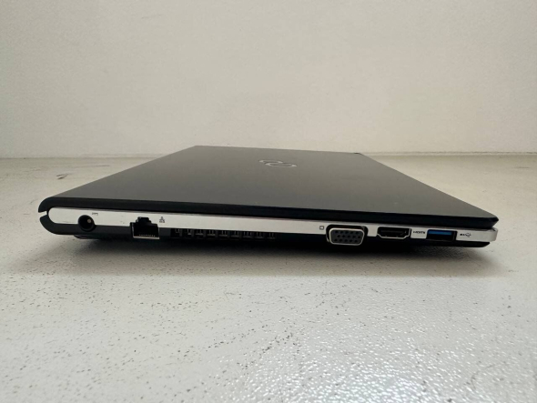 Ультрабук Б-класс Fujitsu LifeBook S935 / 13.3&quot; (1920x1080) IPS / Intel Core i7-5600U (2 (4) ядра 2.6 - 3.2 GHz) / 8 GB DDR3 / 256 GB SSD / Intel HD Graphics 5500 / WebCam / VGA - 3
