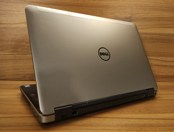 Ноутбук Б класс Dell Latitude E6540 / 15.6&quot; (1366x768) TN / Intel Core i5-4310M (2 (4) ядра по 2.7 - 3.4 GHz) / 8 GB DDR3 / 256 GB SSD / Intel HD Graphics 4600 / WebCam - 7