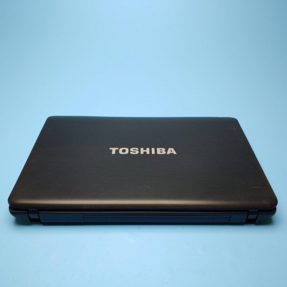 Ноутбук Toshiba Satellite C655D-S5130 / 15.6&quot; (1366x768) TN / AMD E-240 (1 ядро по 1.5 GHz) / 4 GB DDR3 / 240 GB SSD / AMD Radeon HD 6310 / WebCam / DVD-ROM / Win 7 Home - 3