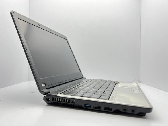 Ноутбук Fujitsu Б-класс LifeBook FGNB225 / 13.3&quot; (1366x768) TN / Intel Core i7-2620M (2 (4) ядра по 2.7 - 3.4 GHz) / 4 GB DDR3 / 500 GB HDD / Intel HD Graphics 3000 / WebCam - 3