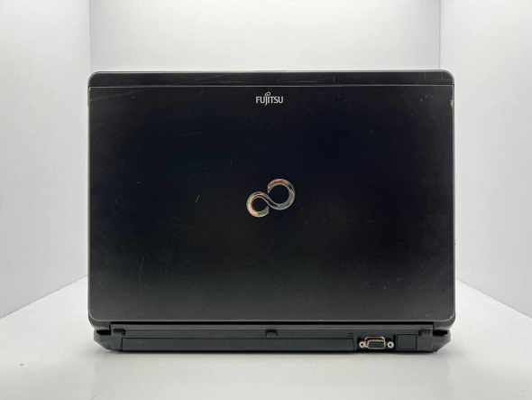 Ноутбук Fujitsu Б-класс LifeBook FGNB225 / 13.3&quot; (1366x768) TN / Intel Core i7-2620M (2 (4) ядра по 2.7 - 3.4 GHz) / 4 GB DDR3 / 500 GB HDD / Intel HD Graphics 3000 / WebCam - 5