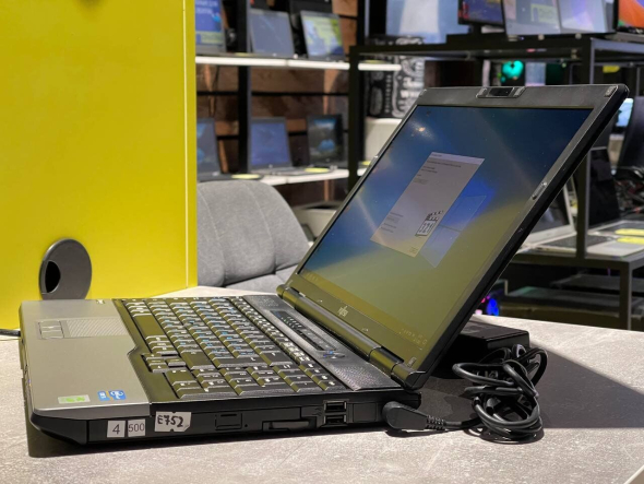 Ноутбук Fujitsu LifeBook E752 / 15.6&quot; (1600x900) TN / Intel Core i5-3210M (2 (4) ядра по 2.5 - 3.1 GHz) / 8 GB DDR3 / 120 GB SSD / Intel HD Graphics 4000 / WebCam - 4