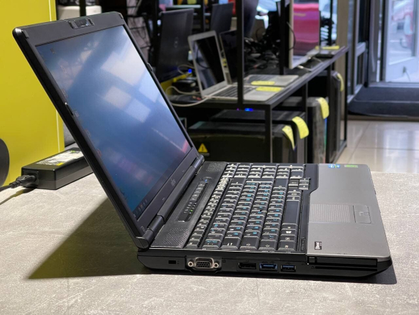 Ноутбук Fujitsu LifeBook E752 / 15.6&quot; (1600x900) TN / Intel Core i5-3210M (2 (4) ядра по 2.5 - 3.1 GHz) / 8 GB DDR3 / 120 GB SSD / Intel HD Graphics 4000 / WebCam - 3